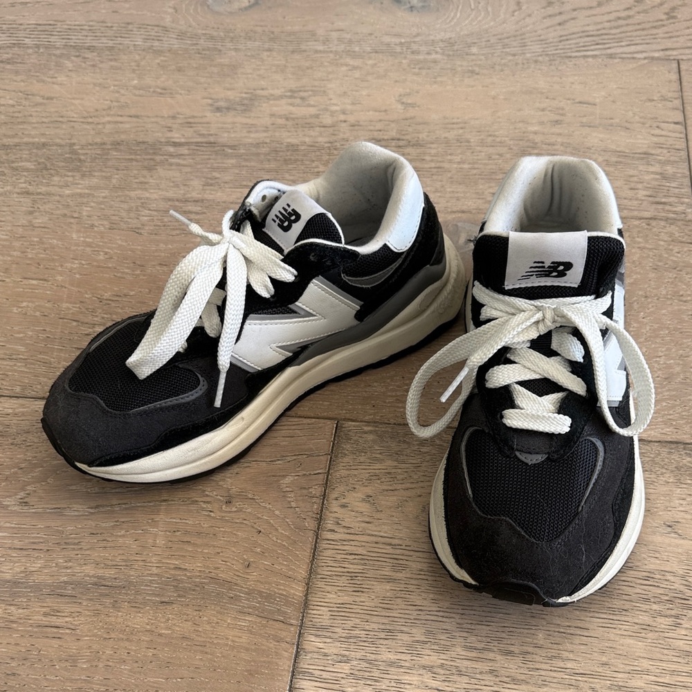 New Balance 57/40 Women’s Size 8